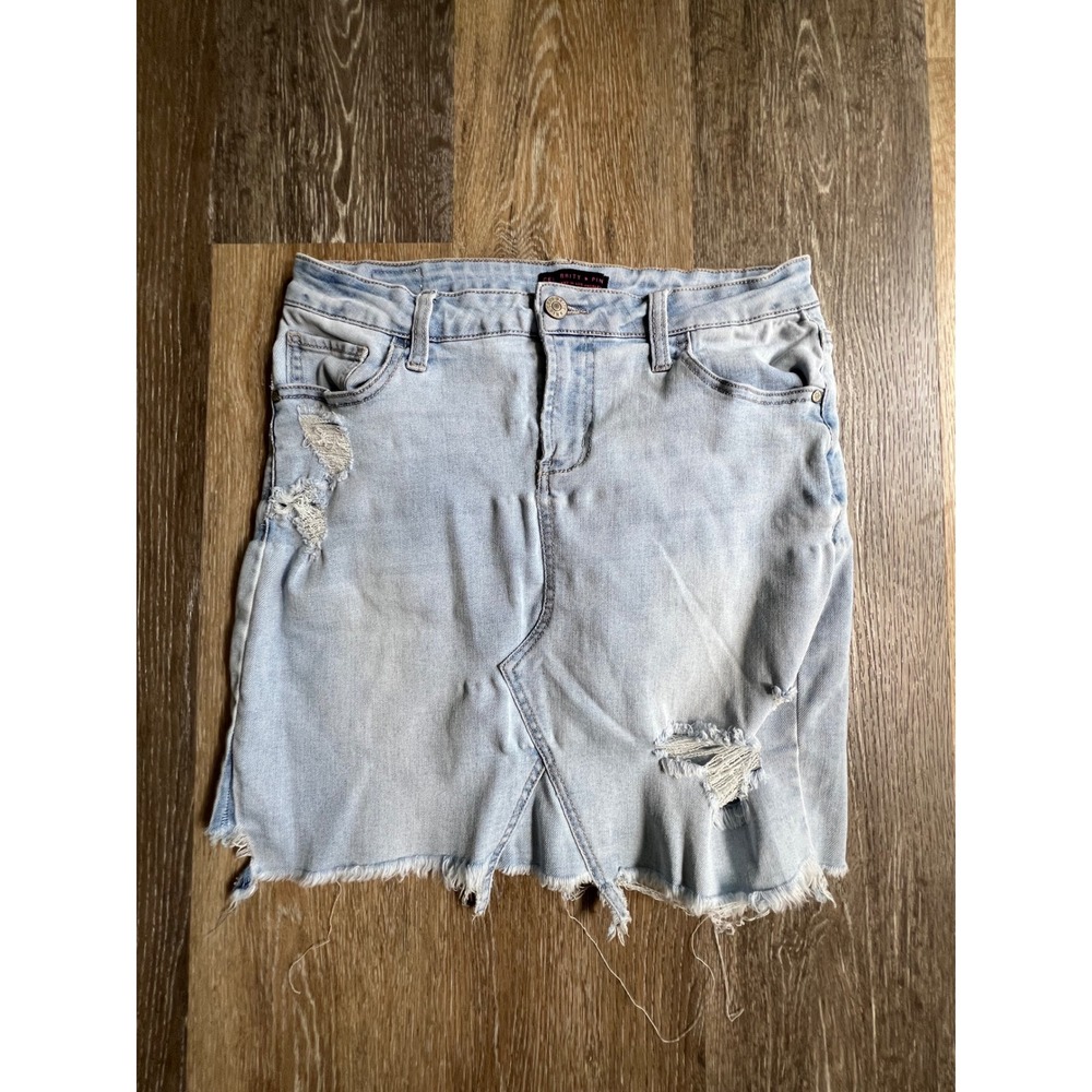 Celebrity Pink Denim Mini Skirt Womens 5/27 Light Wash Distressed Raw Hem